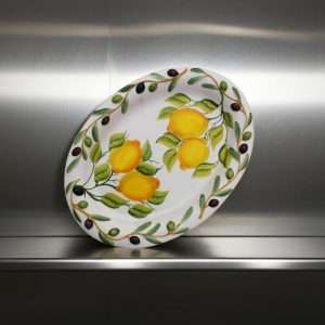 Grande Vassoio ovale in ceramica dipinto a mano con limoni e olive su sfondo bianco